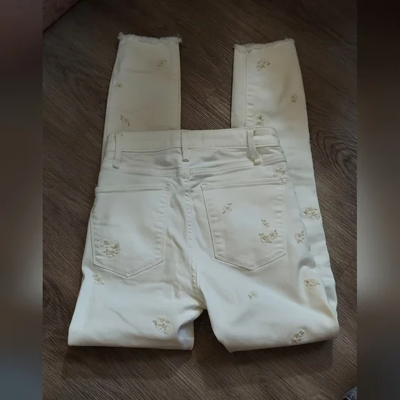 Abercrombie & Fitch White And Cream High-Rise Jeans - Picture 5 of 7